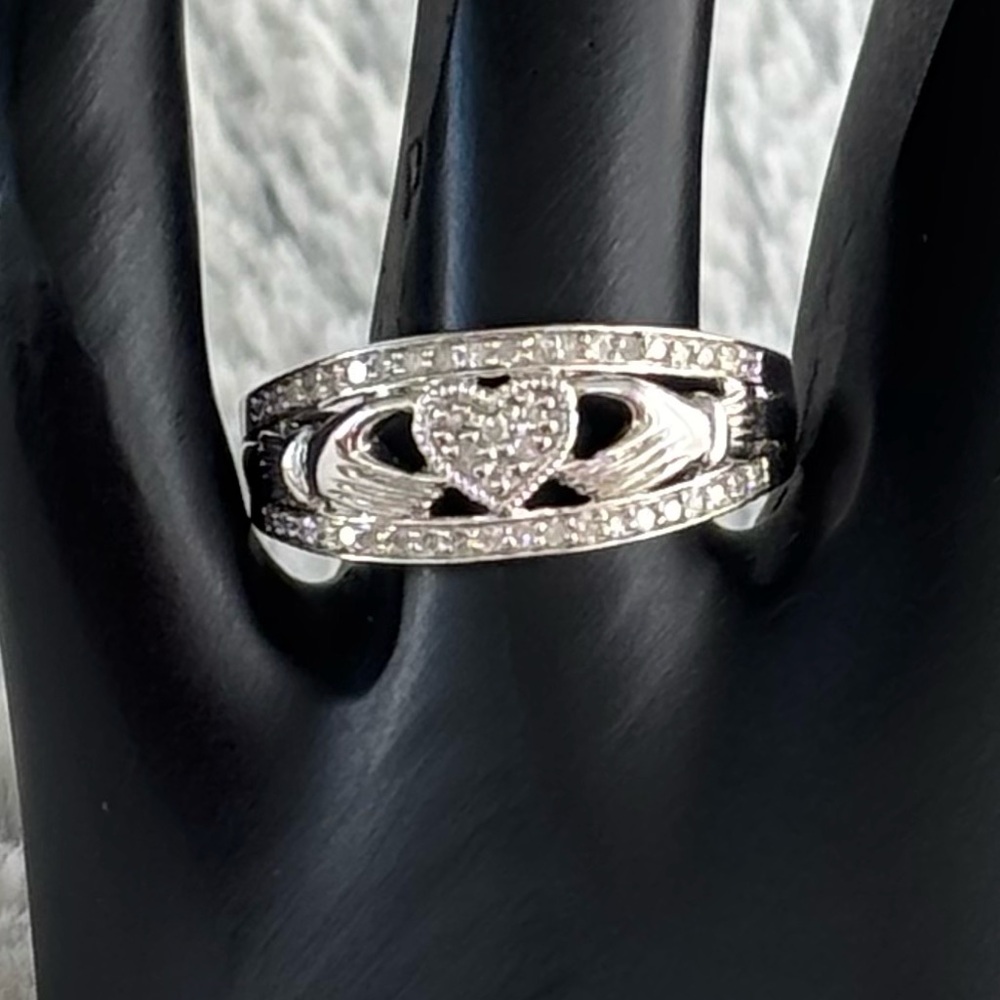 Fenian Claddagh Sterling Silver Band Ring size 6